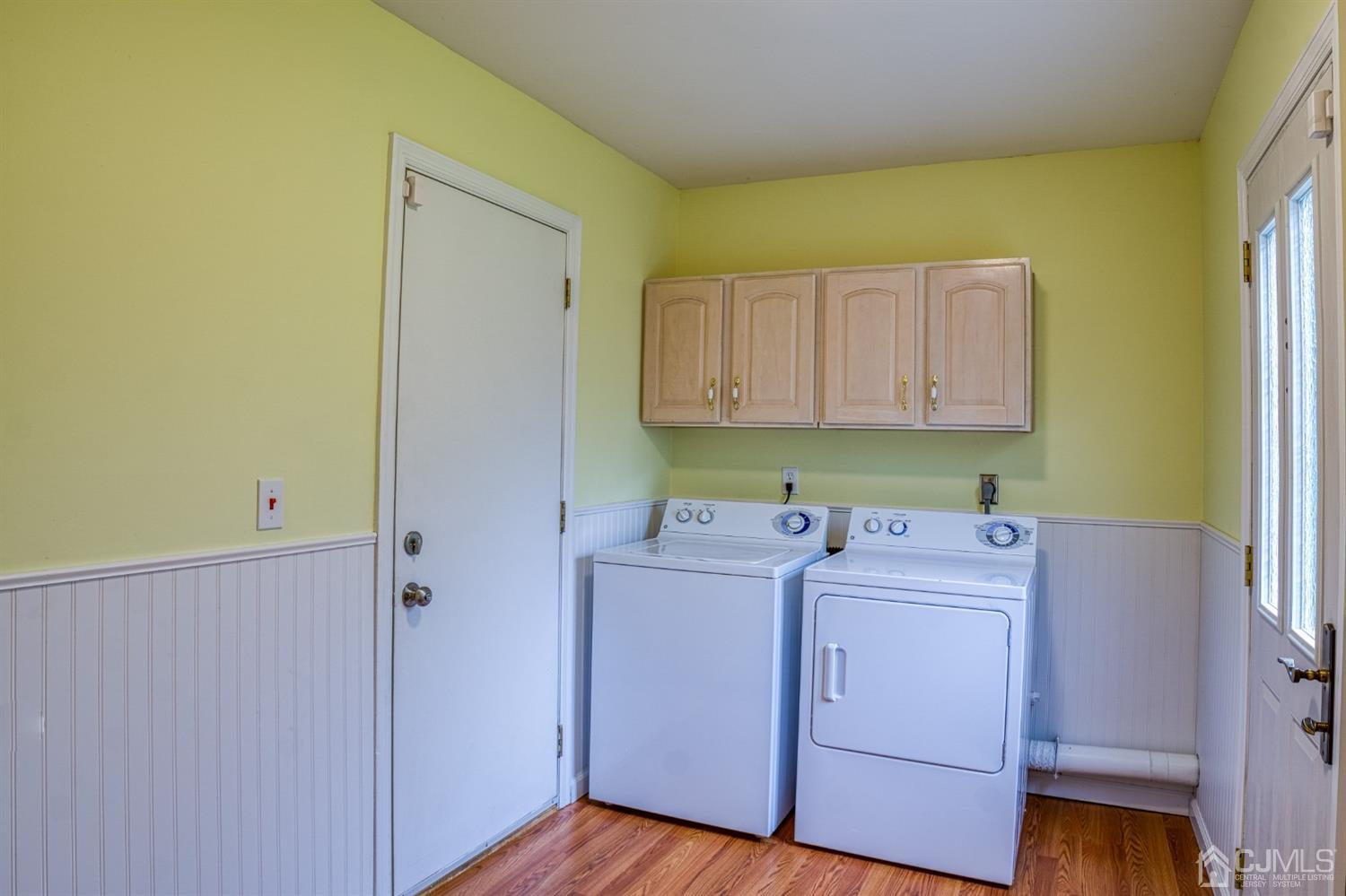 403 Georges Road Dayton, NJ 08810 - Photo 19 of 29 Gallery Image 19