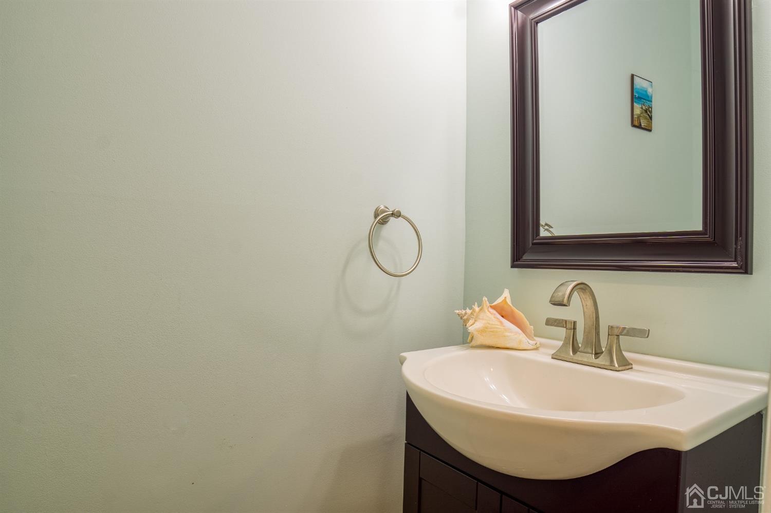 403 Georges Road Dayton, NJ 08810 - Photo 20 of 29 Gallery Image 20