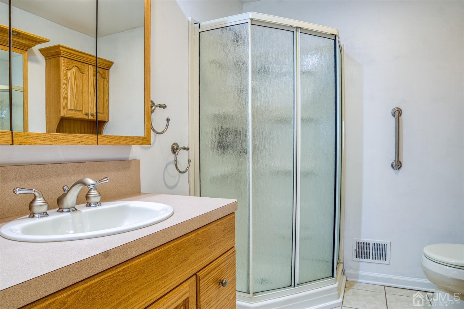 403 Georges Road Dayton, NJ 08810 - Photo 27 of 29 Gallery Image 27