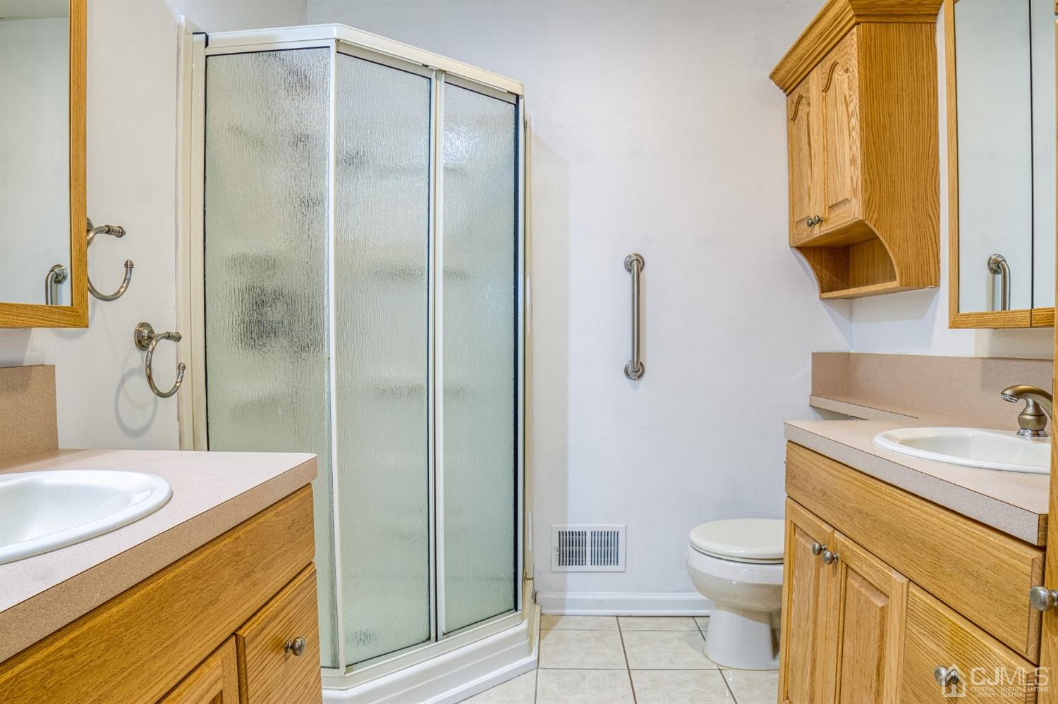 403 Georges Road Dayton, NJ 08810 - Photo 28 of 29 Gallery Image 28