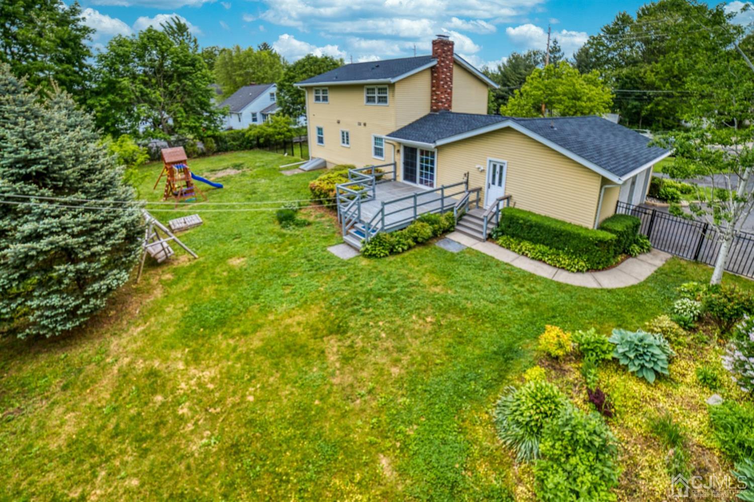403 Georges Road Dayton, NJ 08810 - Photo 8 of 29 Gallery Image 8