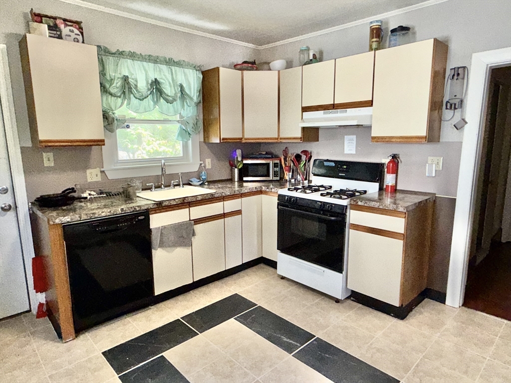 23 Orient Street Malden, MA 02148 - Photo 21 of 42