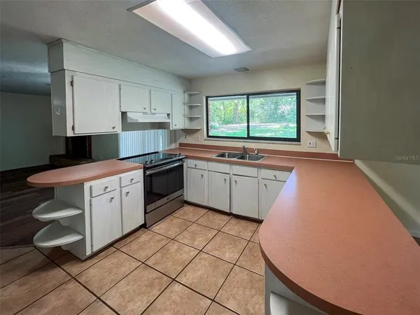 $2,495 | 3524 Northwest 12th Avenue, Gainesville, FL 32605