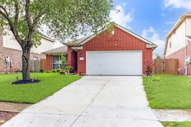 $269,900 | 5716 Meadow Breeze Lane, Rosharon, TX 77583