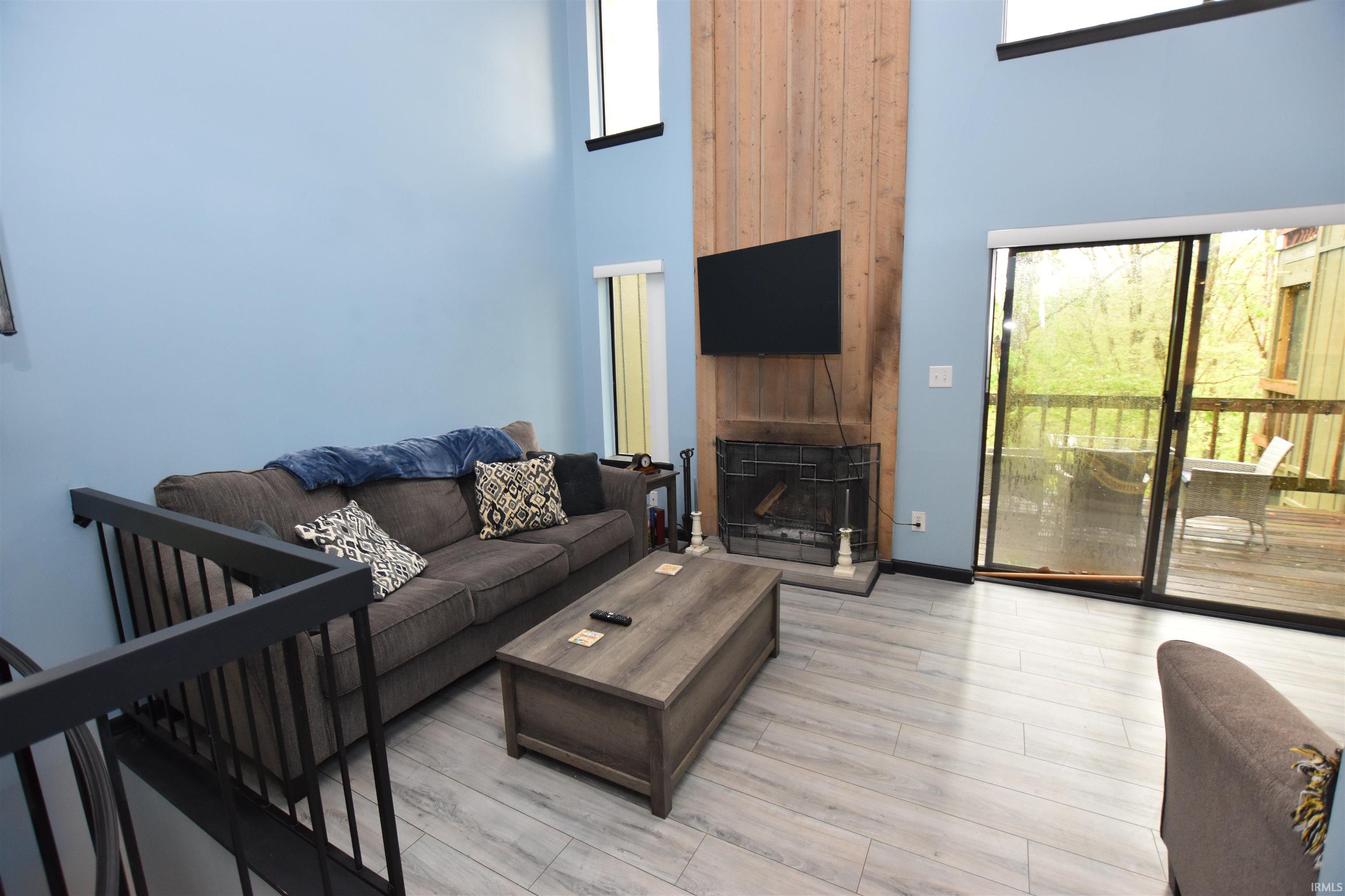 9126 South Pointe Ridge Lane, Unit 47 Bloomington, IN 47401 - Photo 4 of 17