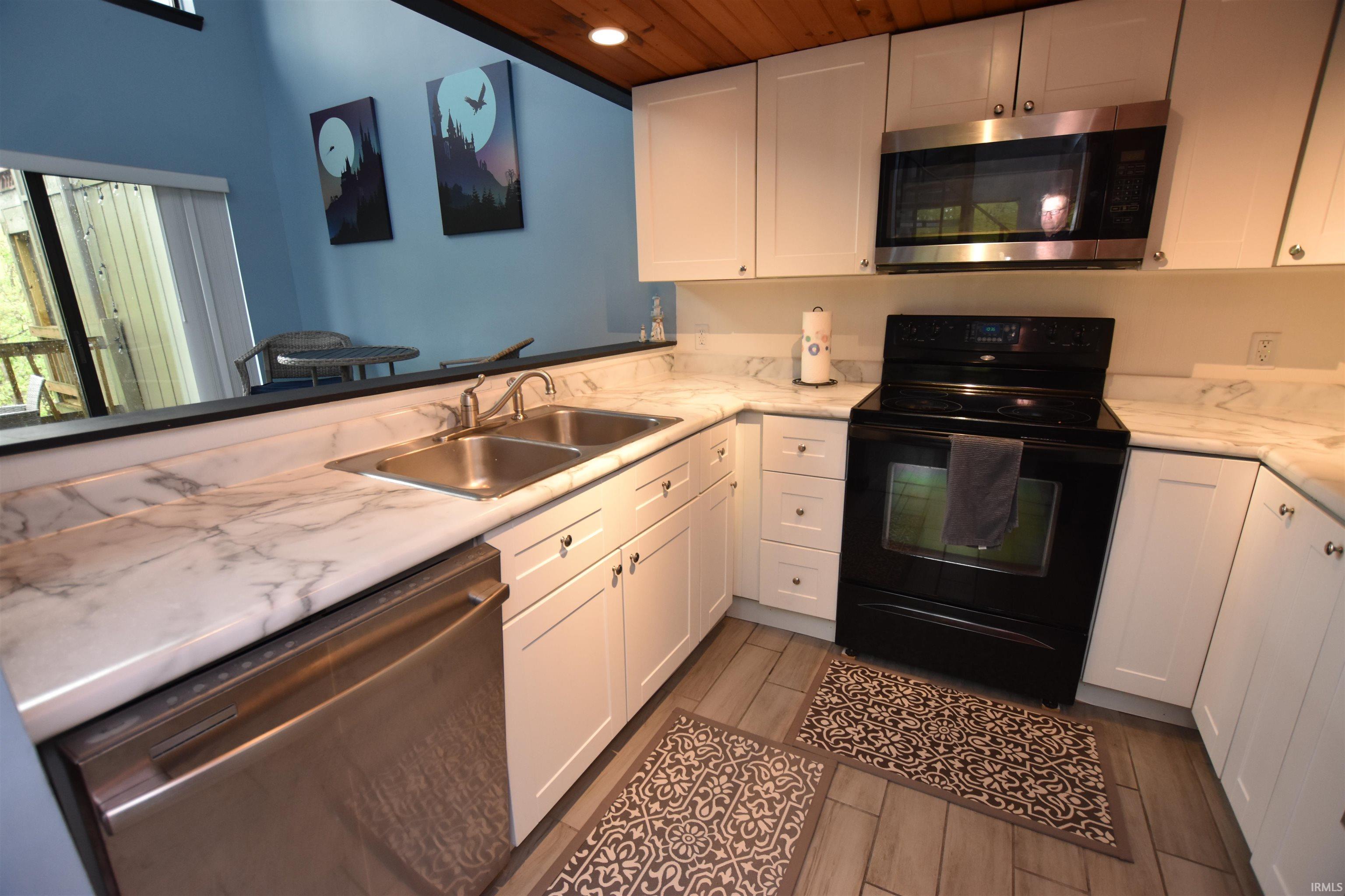 9126 South Pointe Ridge Lane, Unit 47 Bloomington, IN 47401 - Photo 6 of 17