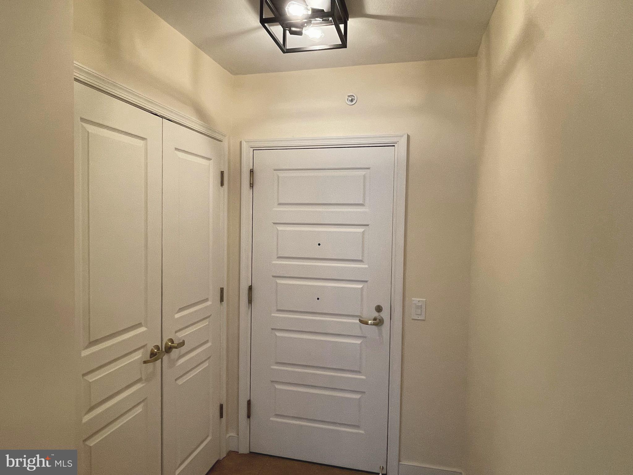 616 E Street Northwest, Unit 711 Washington, DC 20004 - Photo 10 of 44 Foyer