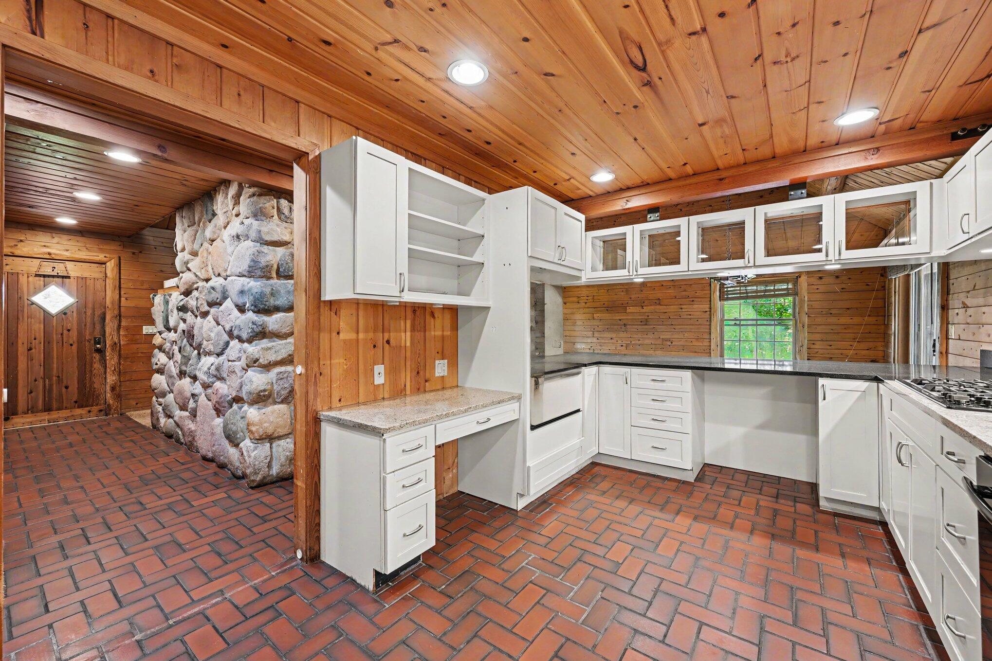 4410 Earhart Road Ann Arbor, MI 48105 - Photo 16 of 36 014_file_4897