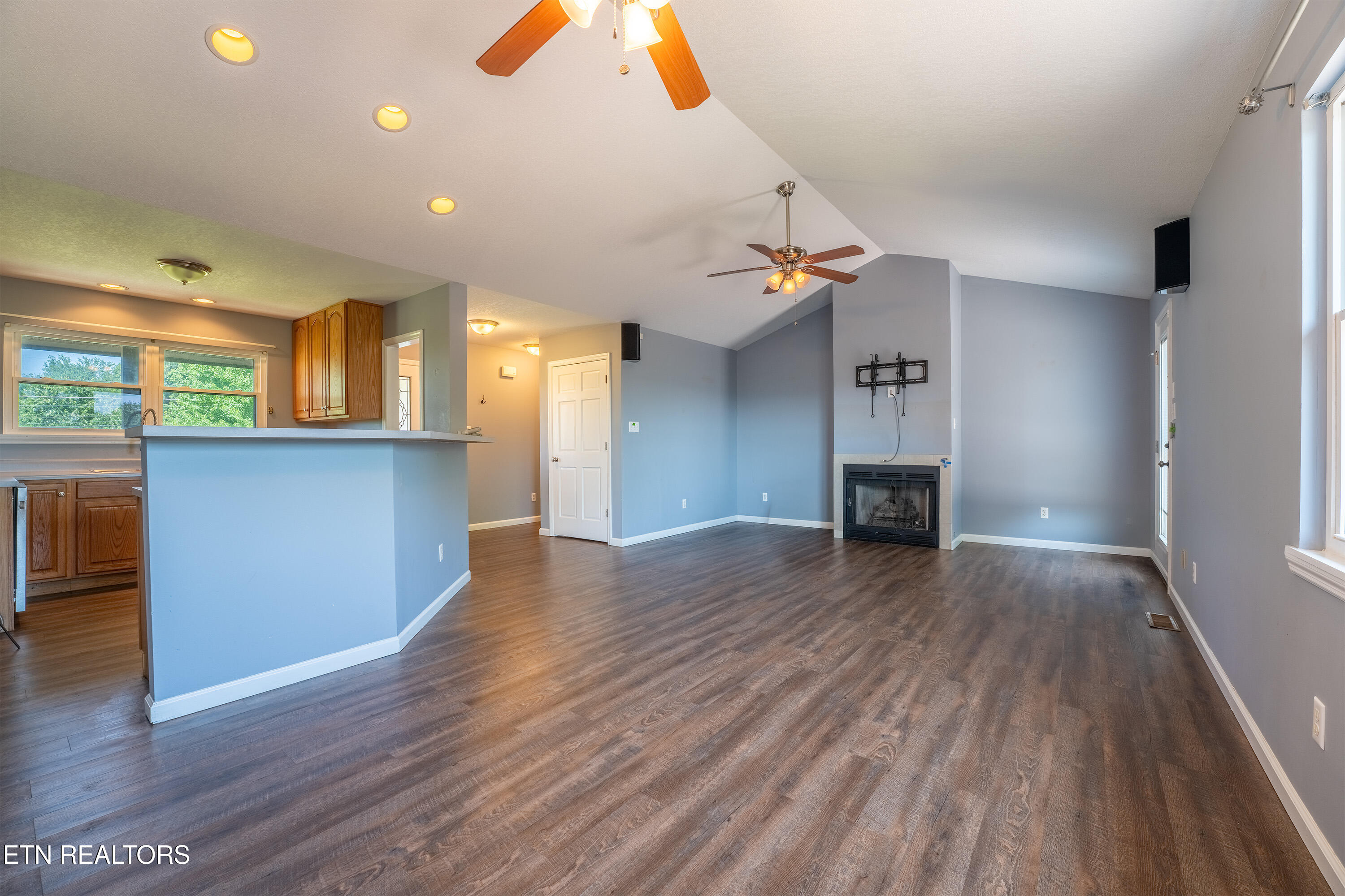 7702 Old Clinton Pike Powell, TN 37849 - Photo 9 of 46 8