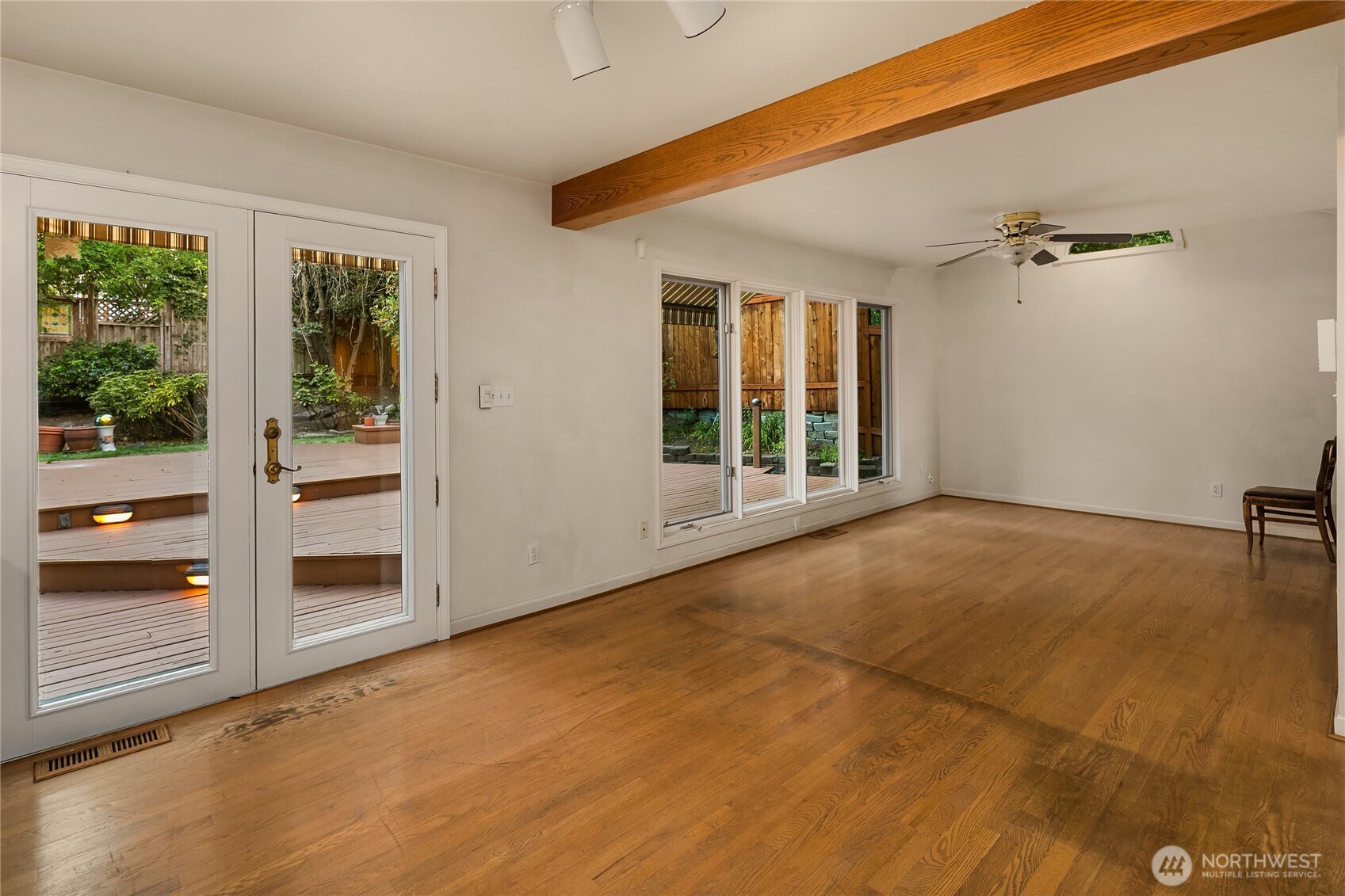 1511 Magnolia Way West Seattle, WA 98199 - Photo 13 of 38