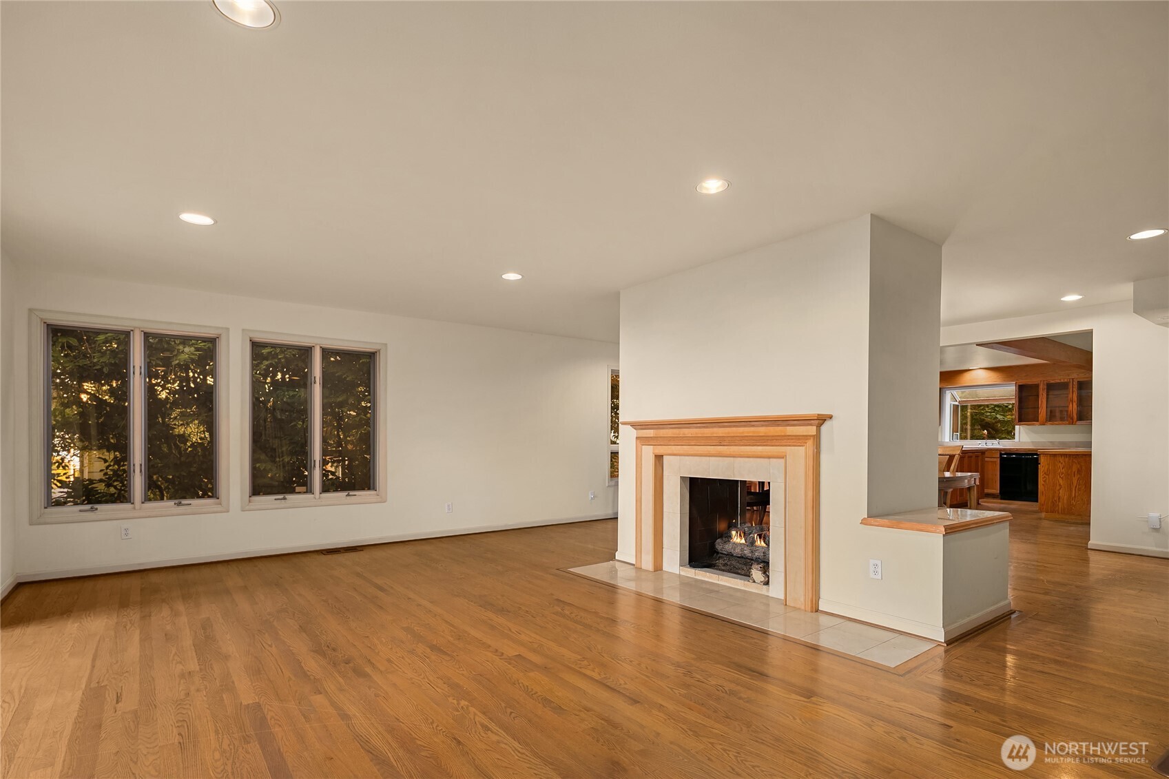 1511 Magnolia Way West Seattle, WA 98199 - Photo 17 of 38