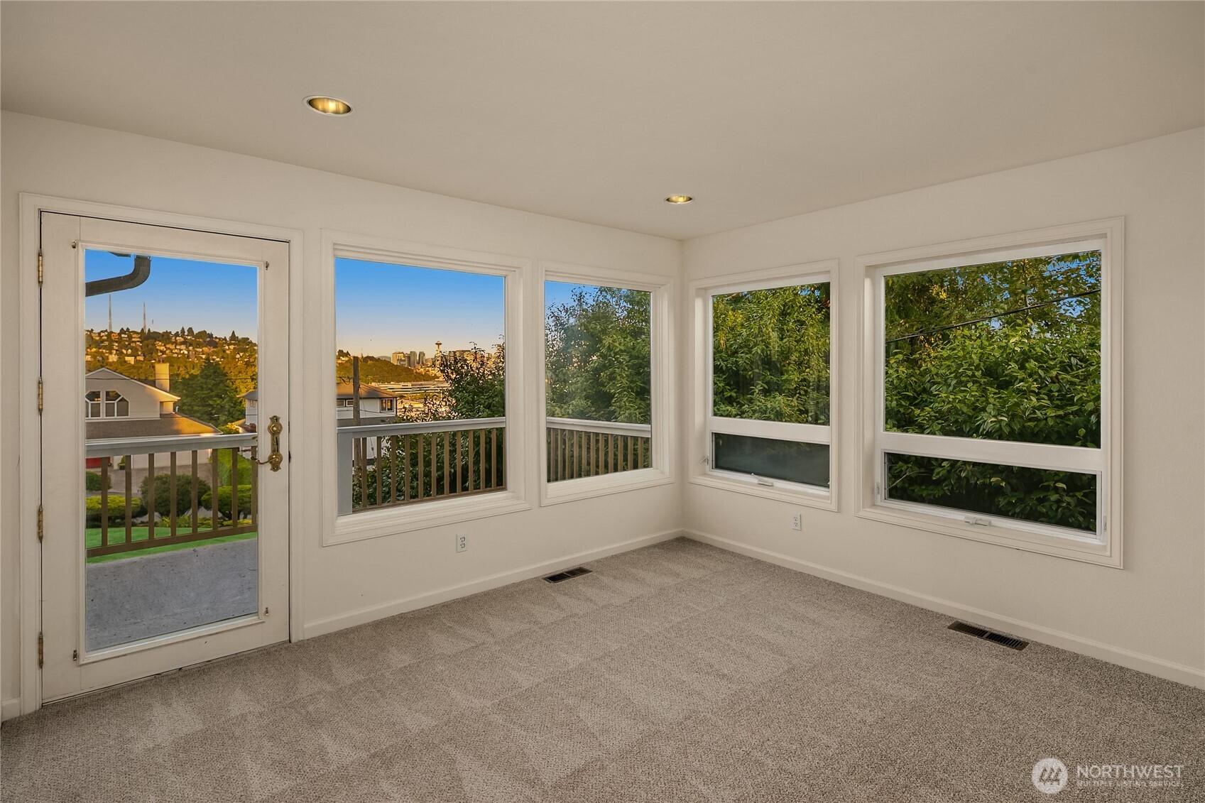 1511 Magnolia Way West Seattle, WA 98199 - Photo 22 of 38