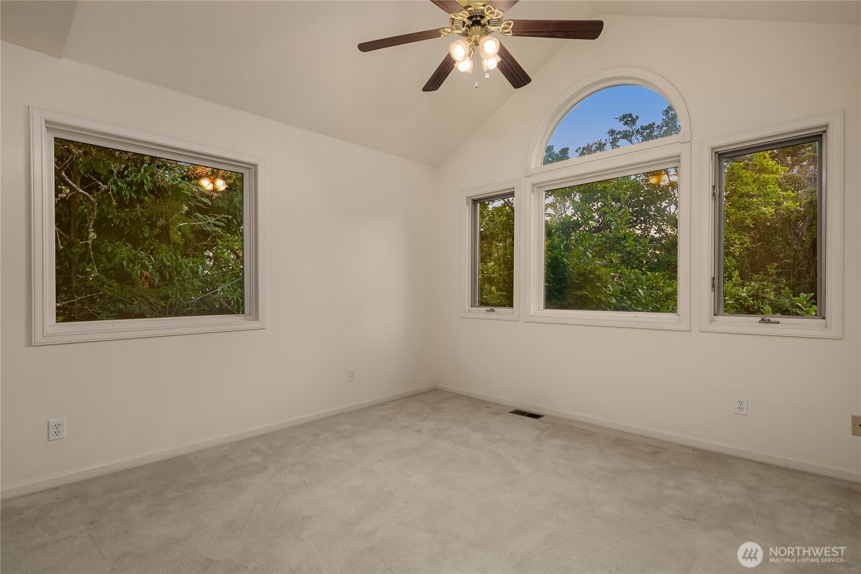 1511 Magnolia Way West Seattle, WA 98199 - Photo 24 of 38