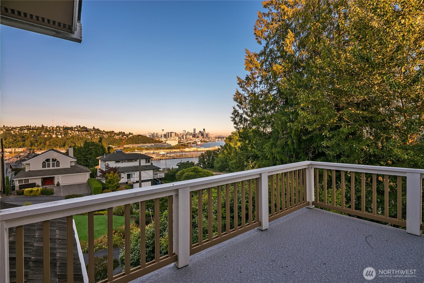 1511 Magnolia Way West Seattle, WA 98199 - Photo 33 of 38