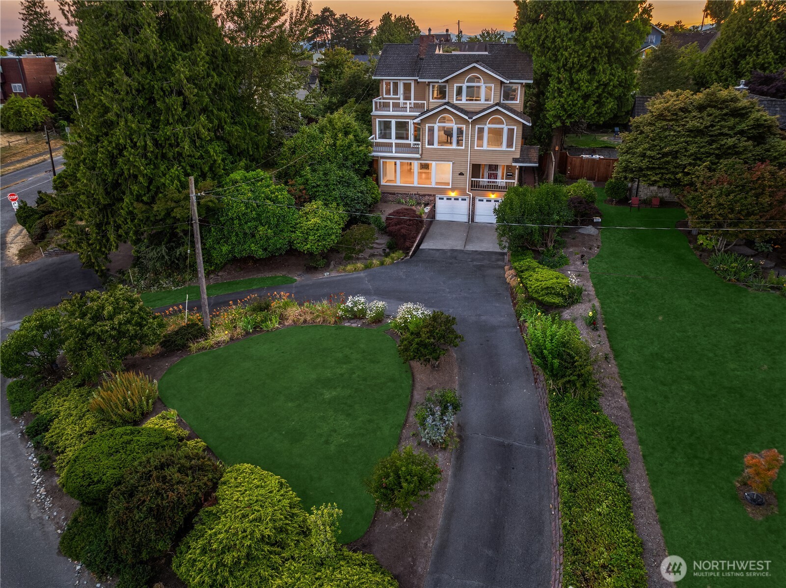 1511 Magnolia Way West Seattle, WA 98199 - Photo 35 of 38