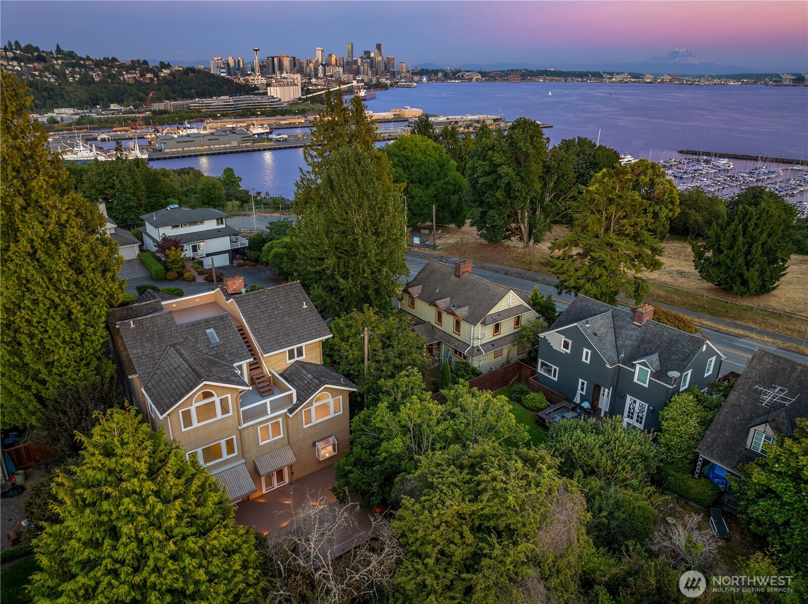 1511 Magnolia Way West Seattle, WA 98199 - Photo 5 of 38