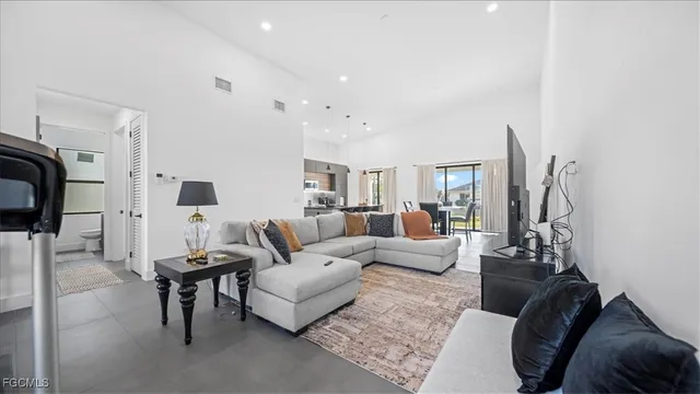 $2,500 | 1017 Northeast 4th Place, Cape Coral, FL 33909