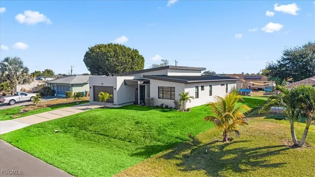 $2,500 | 1017 Northeast 4th Place, Cape Coral, FL 33909