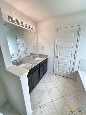 $2,095 | 310 Creekview Way, New Braunfels, TX 78130