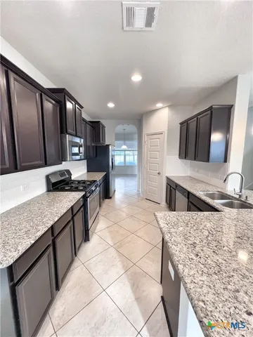 $2,095 | 310 Creekview Way, New Braunfels, TX 78130