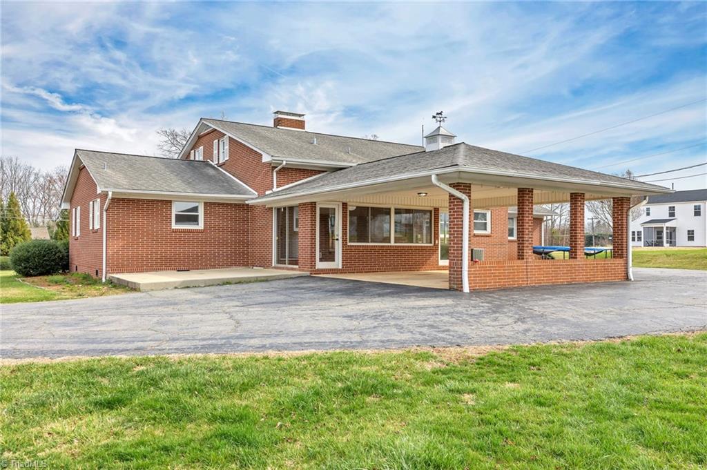 265 Mountain View Road King, NC 27021 - Photo 4 of 27