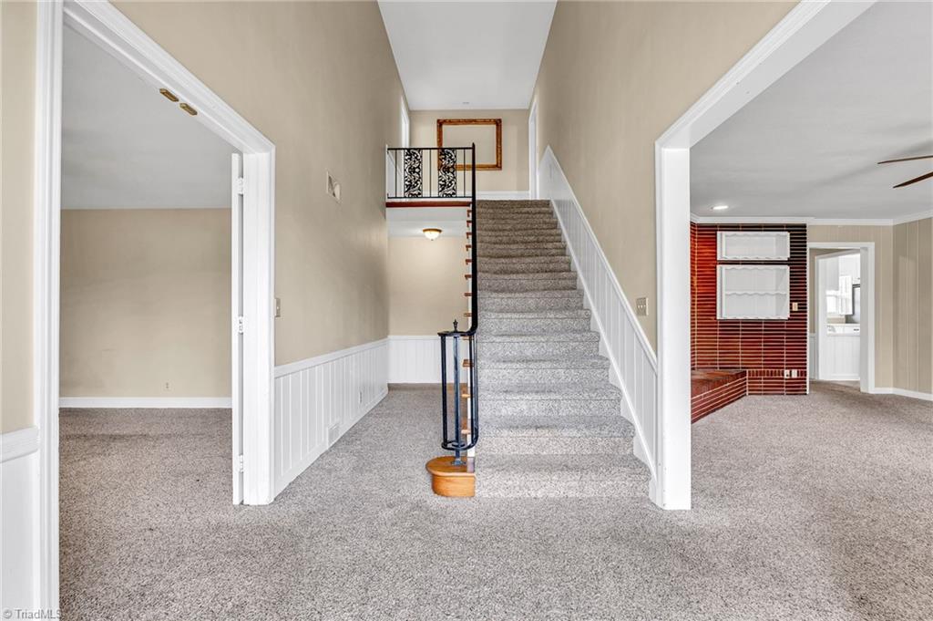 265 Mountain View Road King, NC 27021 - Photo 6 of 27