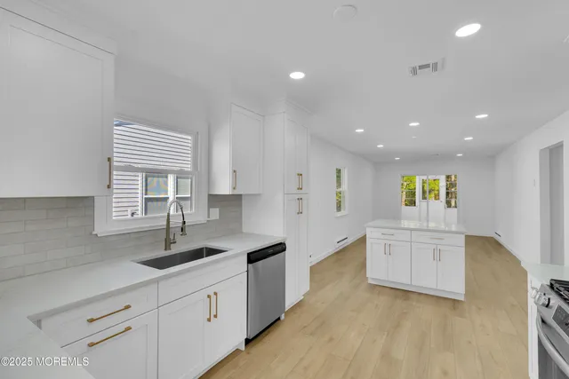 $469,000 | 3 Tudor Court, Brick, NJ 08723