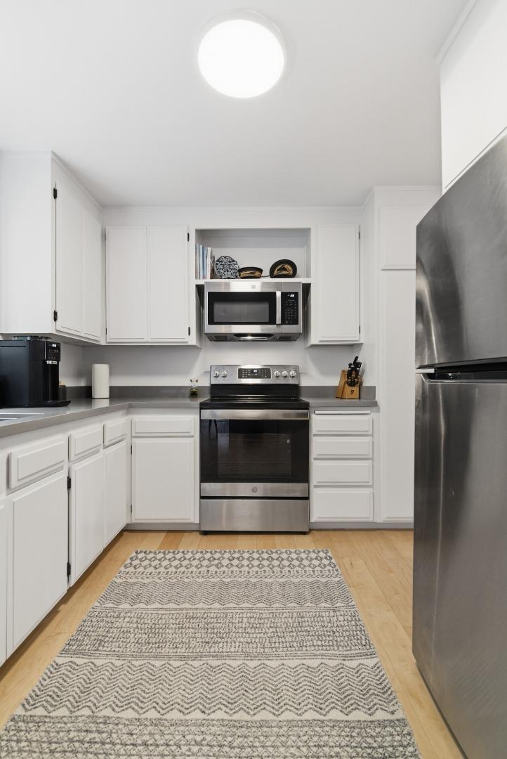 2343 Arrowhead Drive Oakland, CA 94611 - Photo 13 of 38