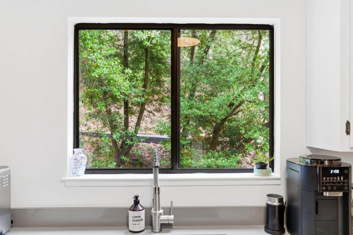 2343 Arrowhead Drive Oakland, CA 94611 - Photo 15 of 38