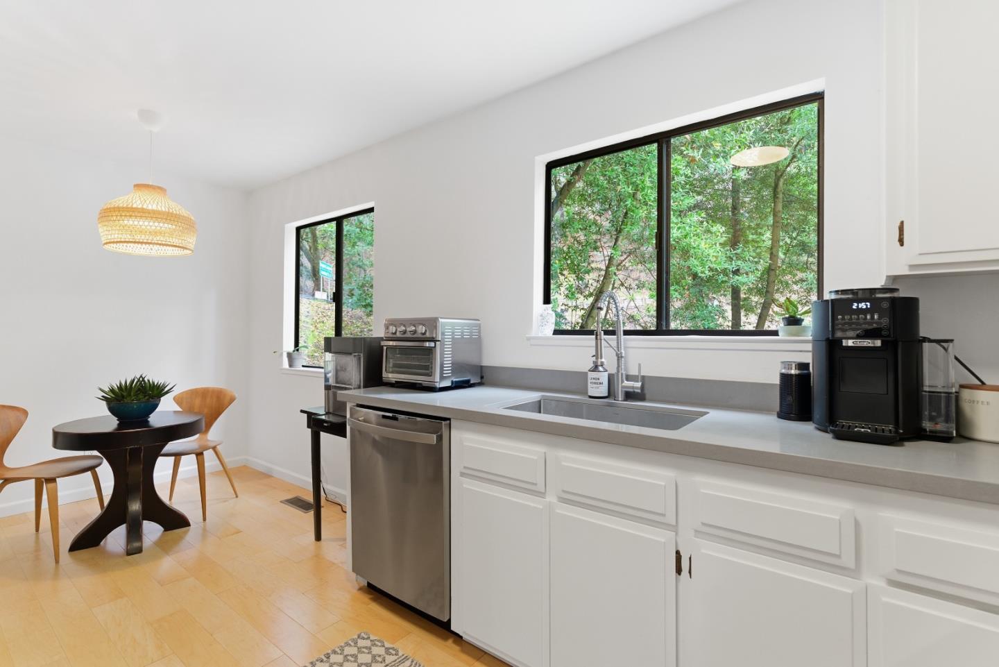 2343 Arrowhead Drive Oakland, CA 94611 - Photo 16 of 38