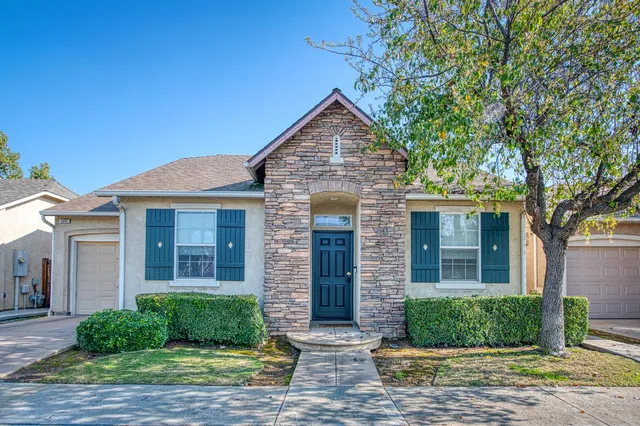 $429,900 | 1691 North Monaco Lane, Clovis, CA 93619