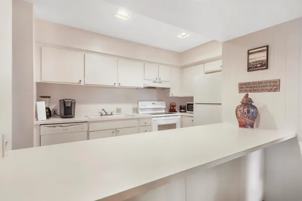 $299,000 | 2504 North Whitewater Club Drive, Unit A, Palm Springs, CA 92262