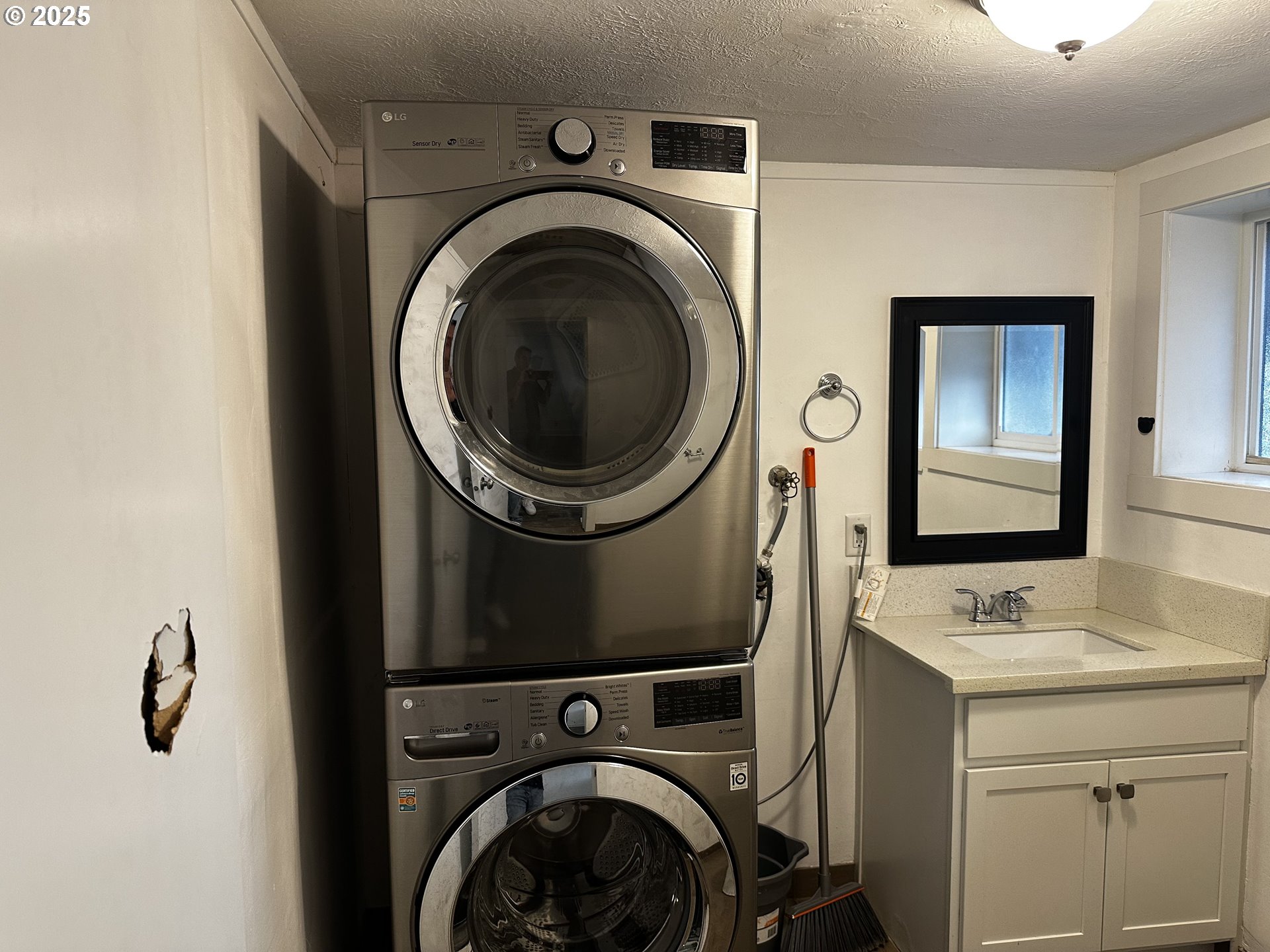 230 14th Street Northeast Salem, OR 97301 - Photo 26 of 27