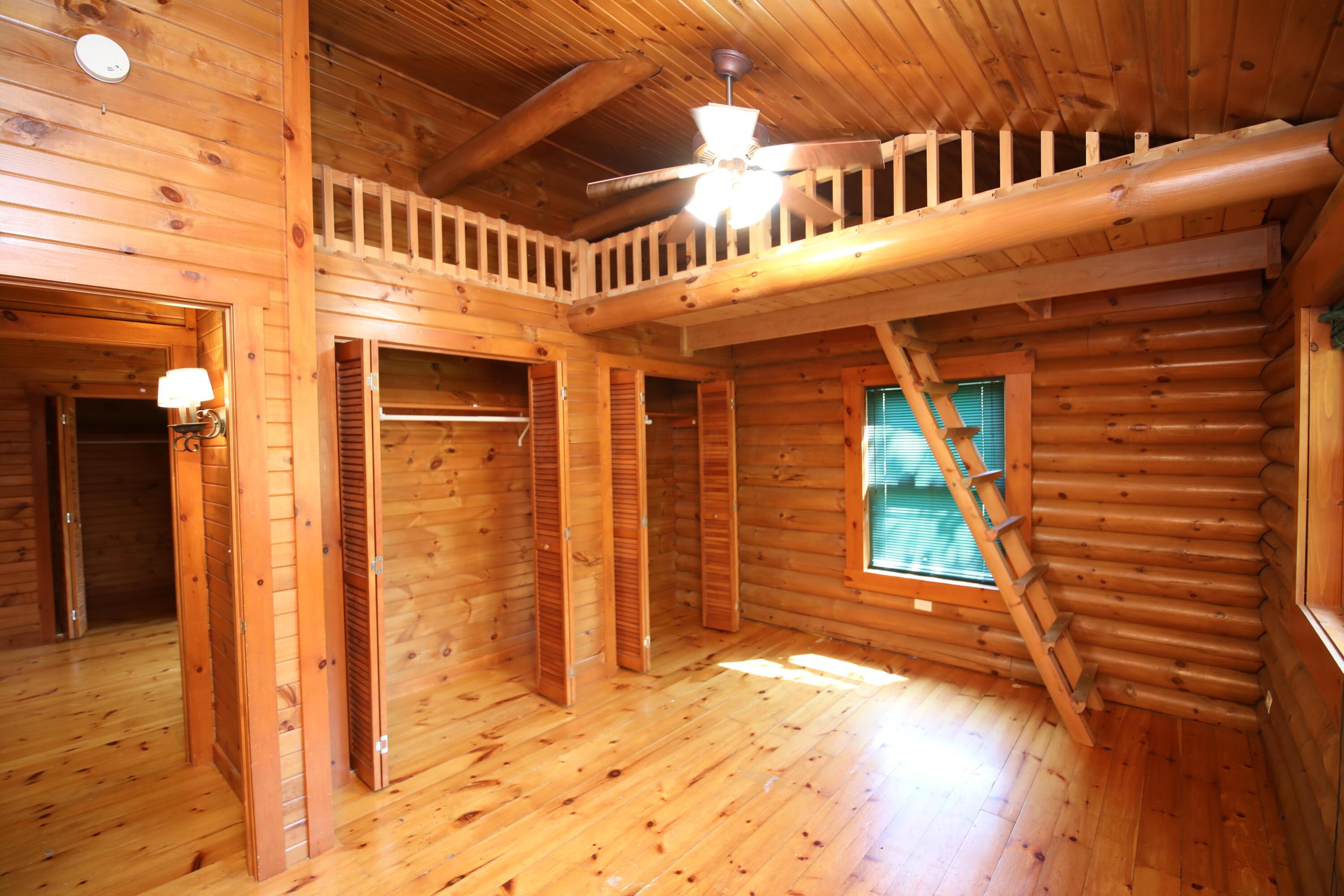 538 Armstrong Road Delaware, OH 43015 - Photo 35 of 109 2nd floor Bedroom 2 with lofted bunk