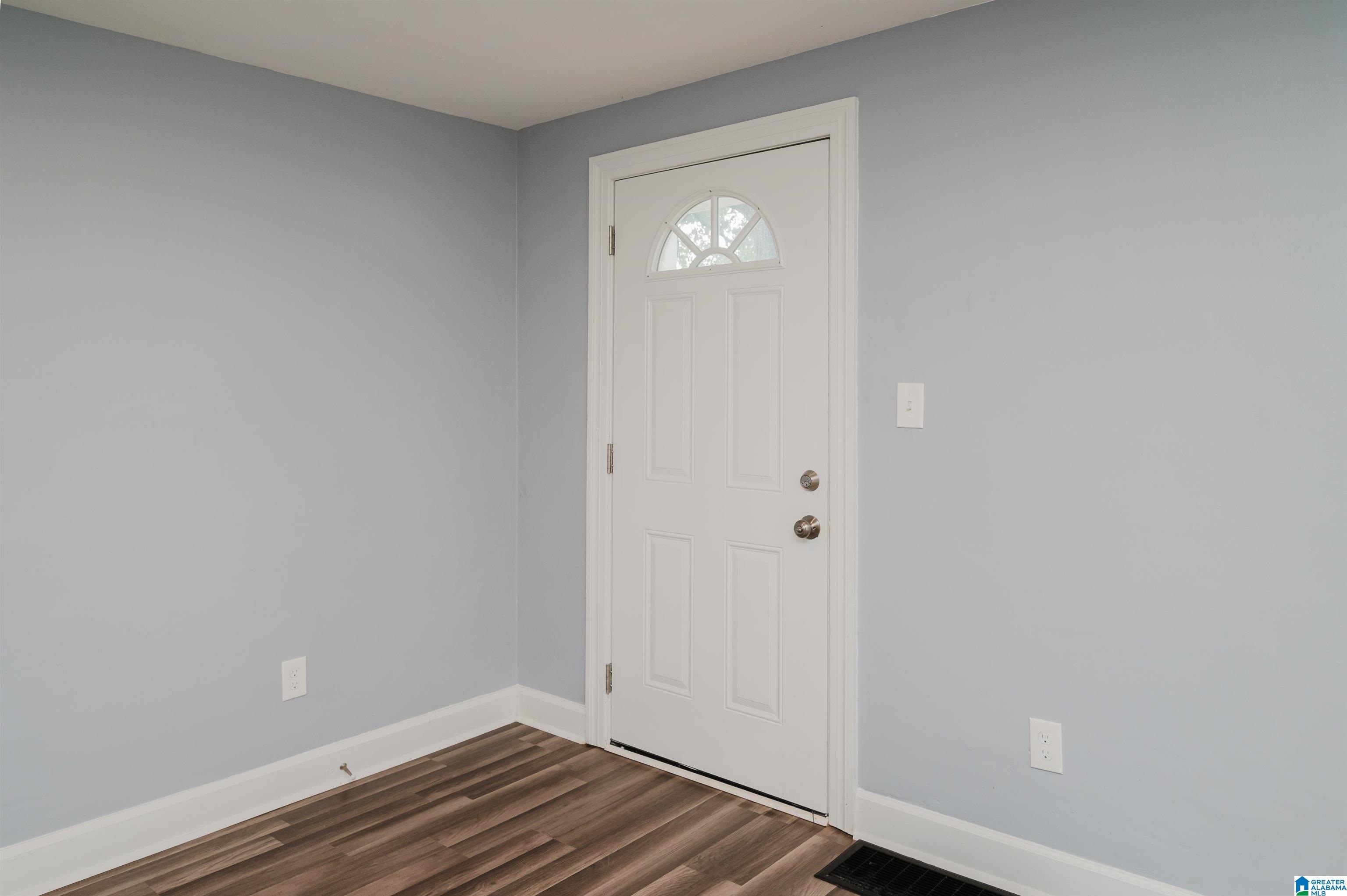 609 Valley Road Fairfield, AL 35064 - Photo 4 of 36