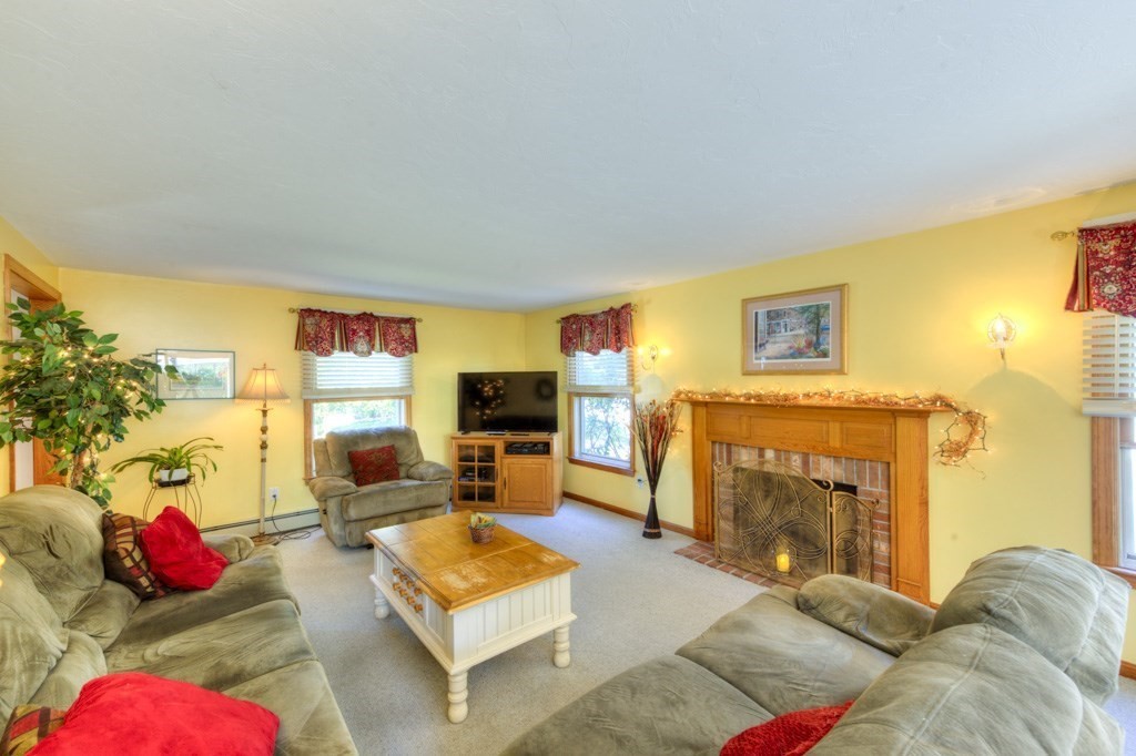 16 Mohave Road Worcester, MA 01606 - Photo 3 of 41 Gallery Image 3