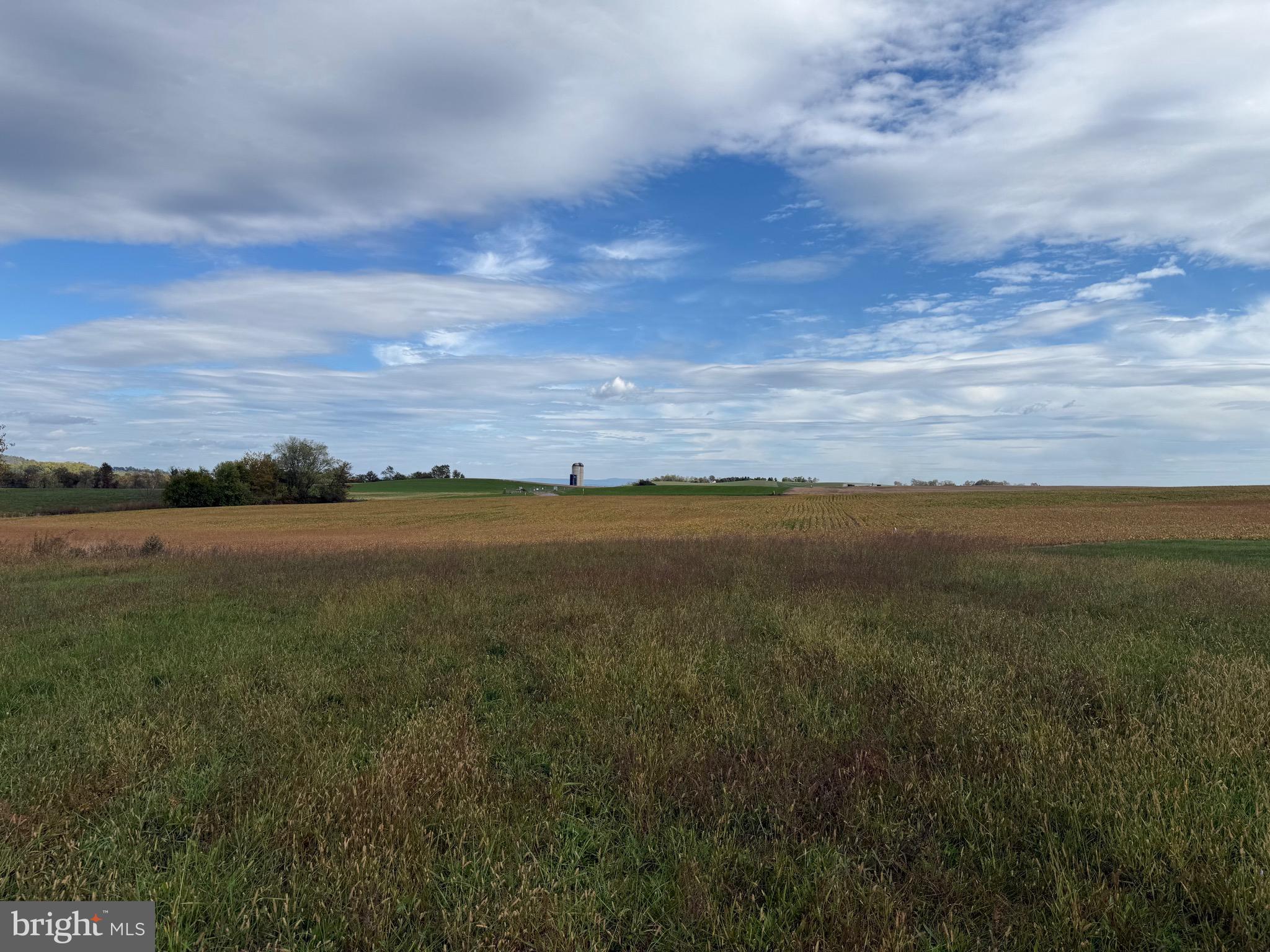 2174 Fort Loudon Road Mercersburg, PA 17236 - Photo 9 of 14 a view of an ocean and mountain