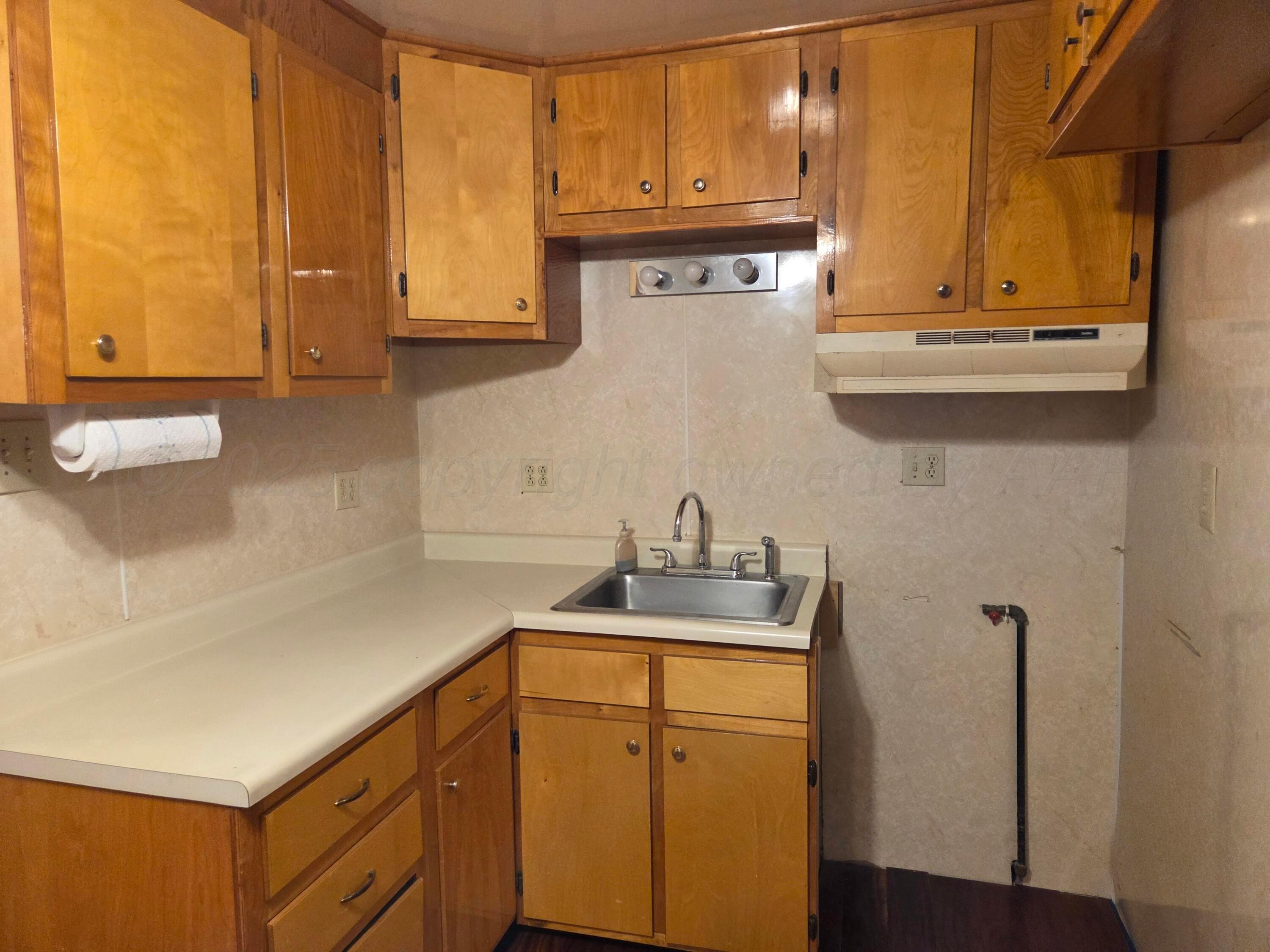 414 South Cedar Street Perryton, TX 79070 - Photo 15 of 47 414 S Cedar St - Sharon Cramer 026