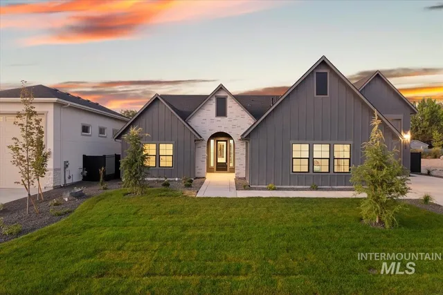 $819,900 | 7168 East Chicken Hawk Loop, Nampa, ID 83686