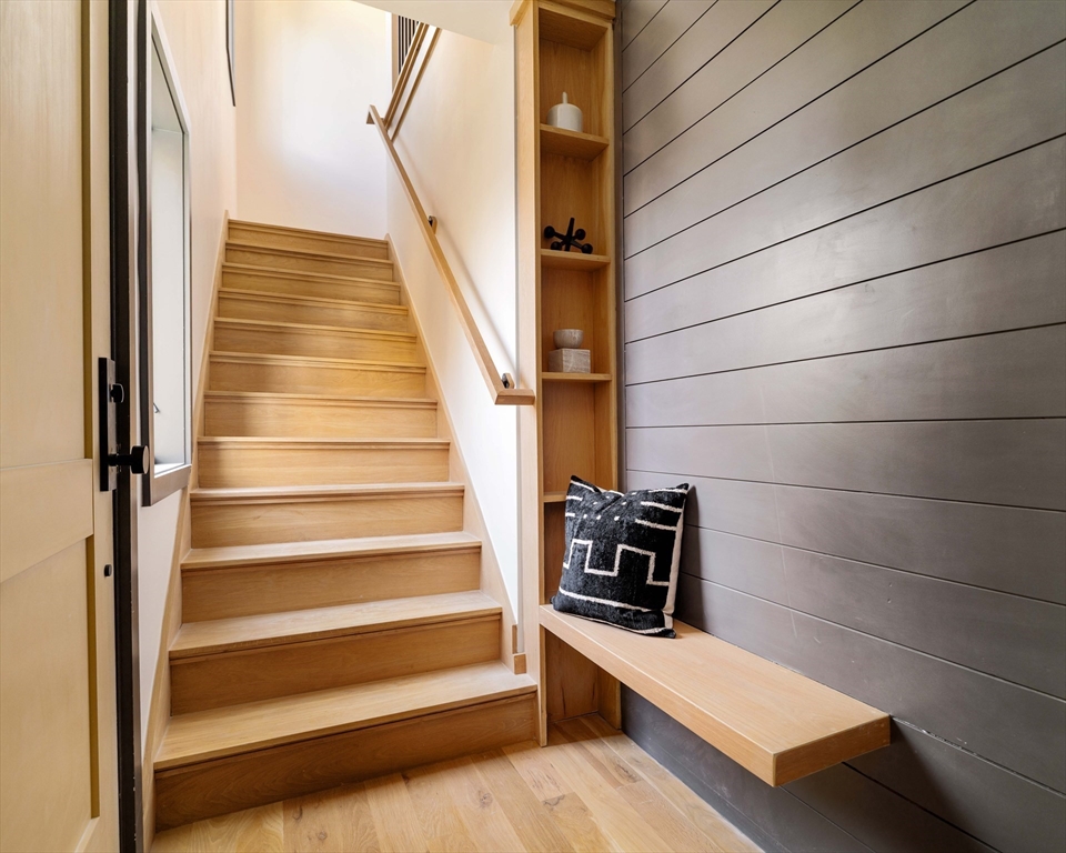 29-31 Highland Road, Unit 29 Brookline, MA 02445 - Photo 3 of 39 a view of entryway