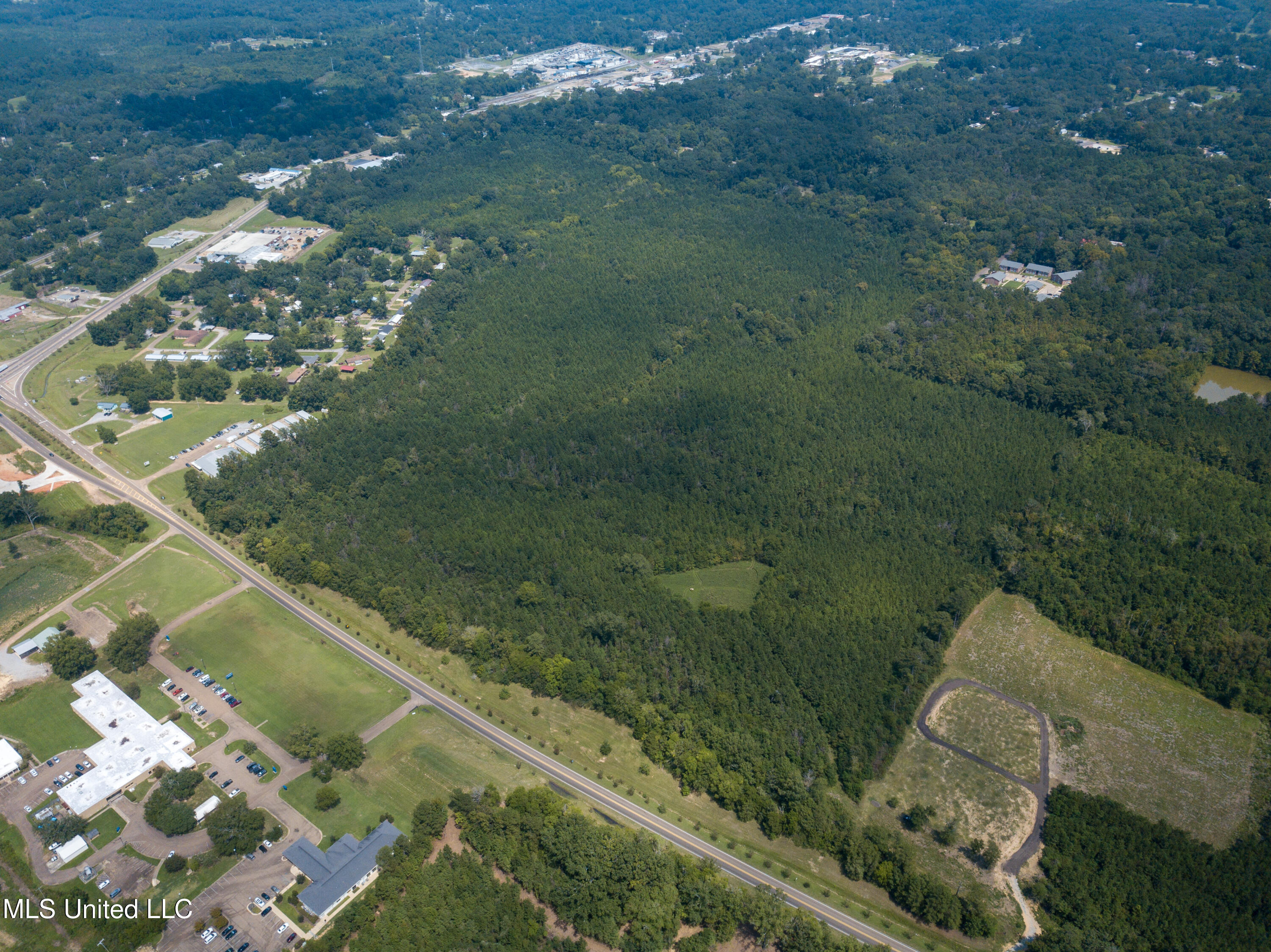 Ms-13 Morton, MS 39117 - Photo 2 of 45 DJI_0593