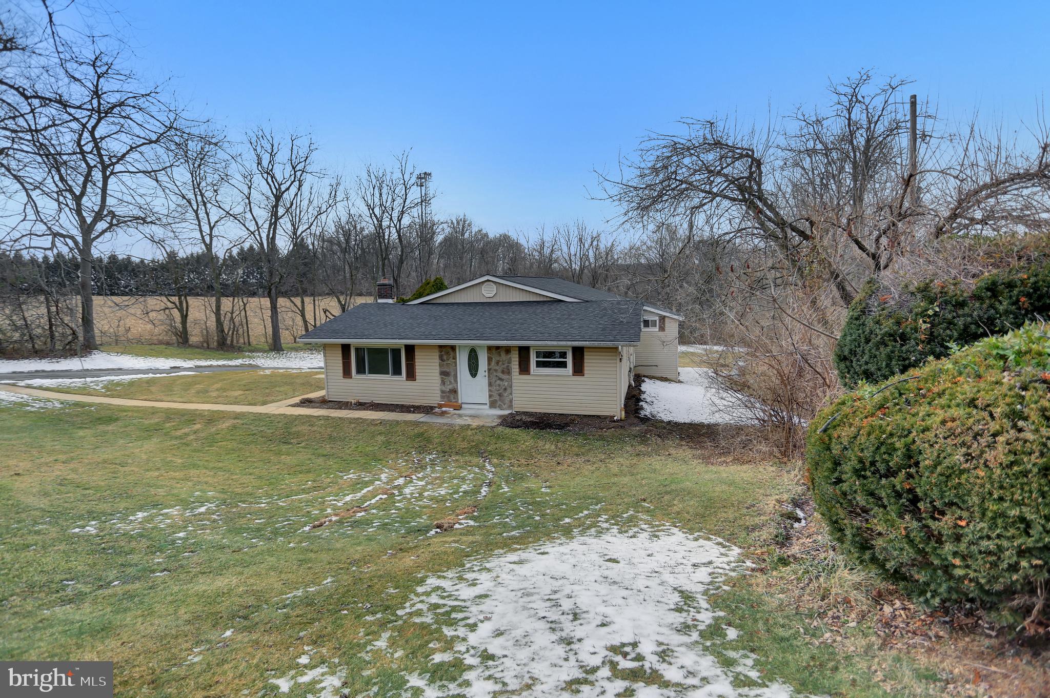 6756 Lake Road York, PA 17403 - Photo 3 of 32