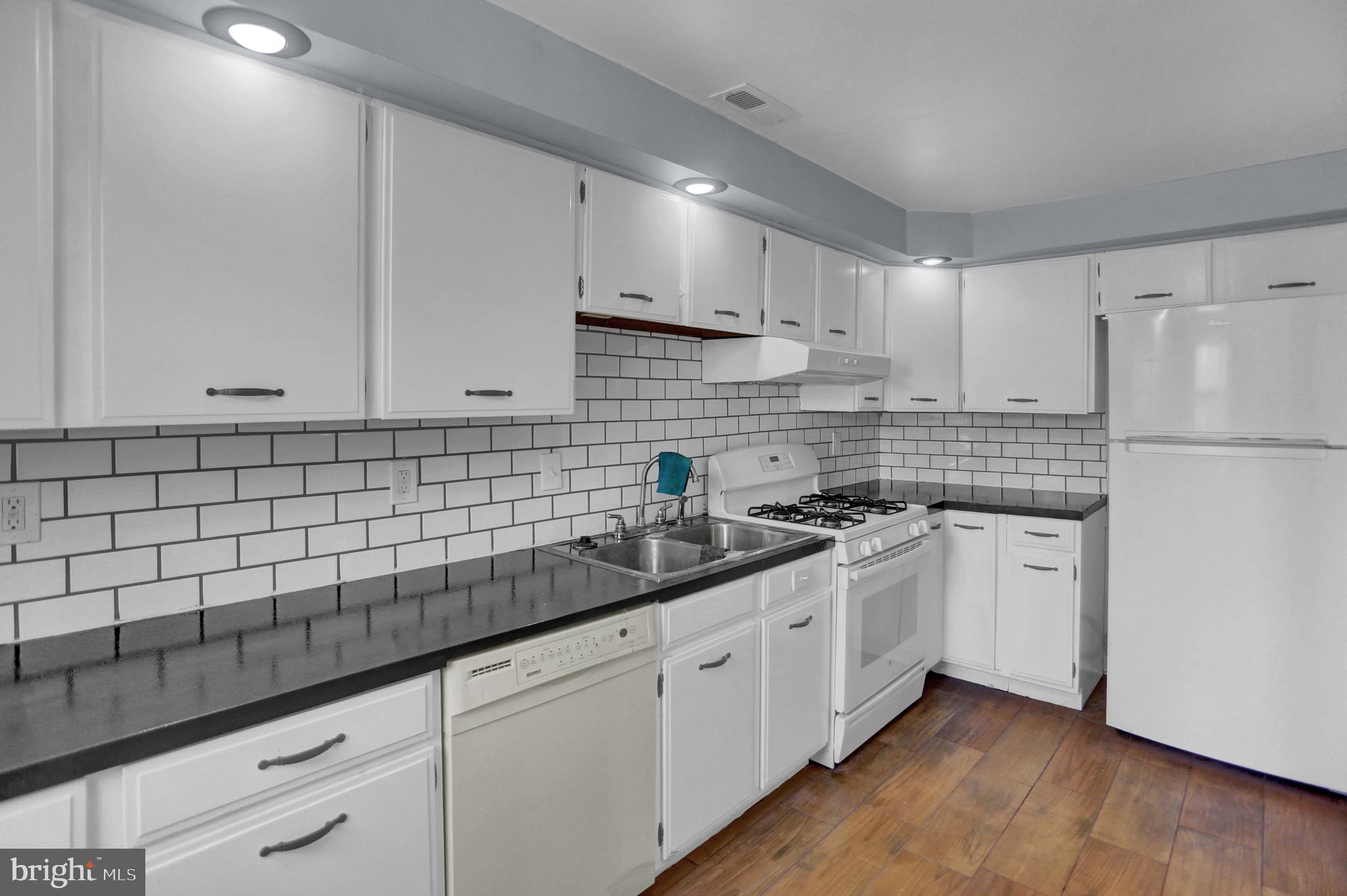 6756 Lake Road York, PA 17403 - Photo 6 of 32