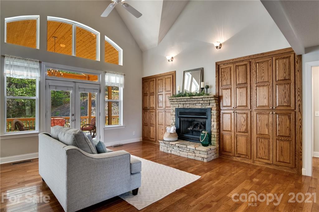 338 Tahlfield Road Sylva, NC 28779 - Photo 3 of 46 Gallery Image 3