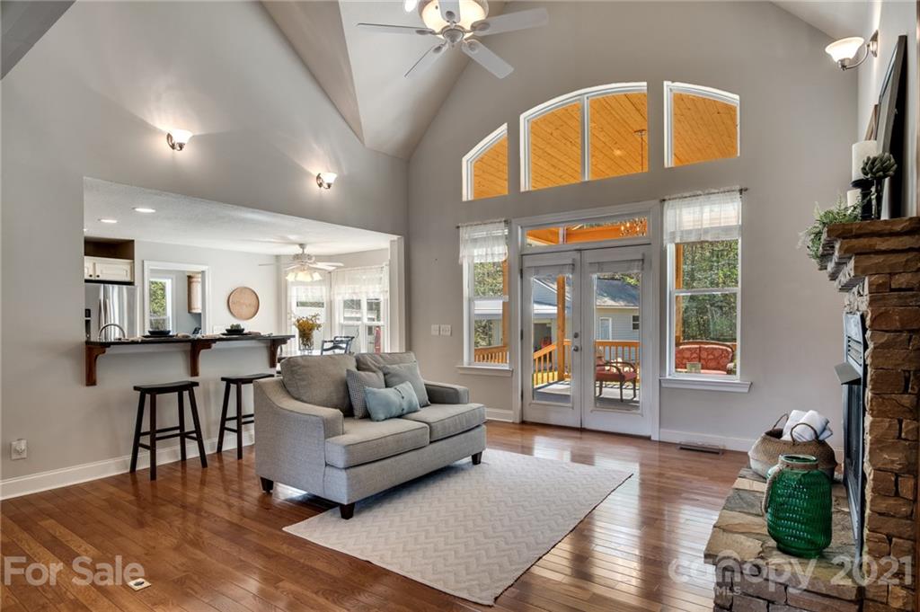 338 Tahlfield Road Sylva, NC 28779 - Photo 4 of 46 Gallery Image 4