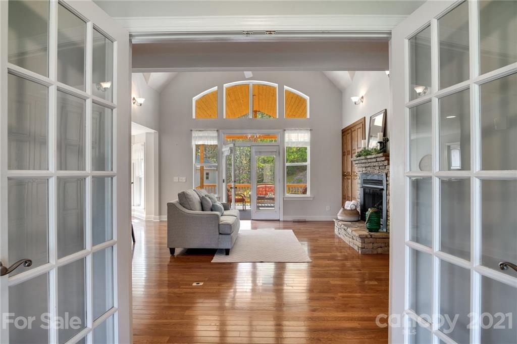 338 Tahlfield Road Sylva, NC 28779 - Photo 7 of 46 Gallery Image 7