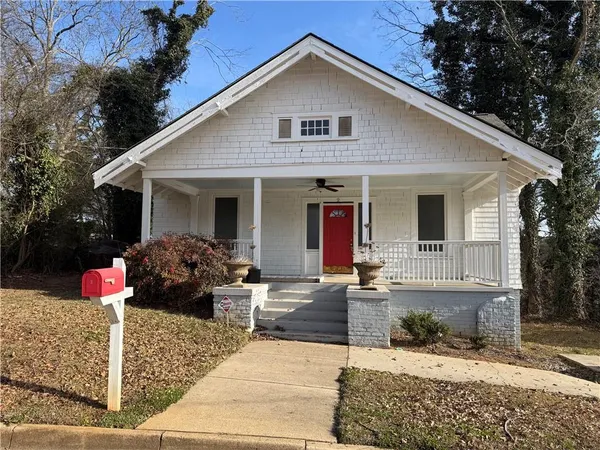 a front view of house with yard