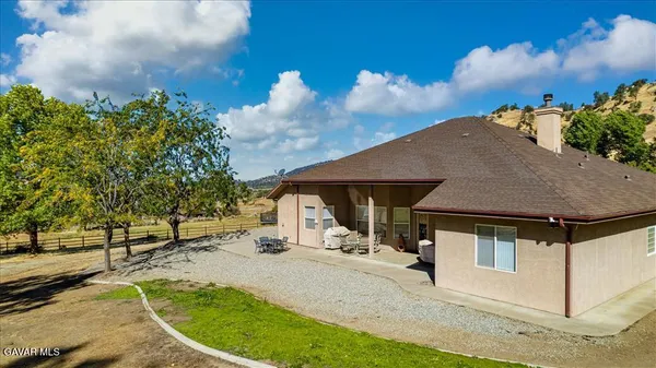 $674,500 | 26450 Cumberland Road, Tehachapi, CA 93561