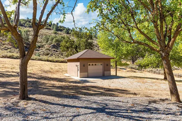 $674,500 | 26450 Cumberland Road, Tehachapi, CA 93561
