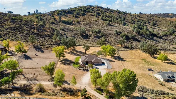 $674,500 | 26450 Cumberland Road, Tehachapi, CA 93561